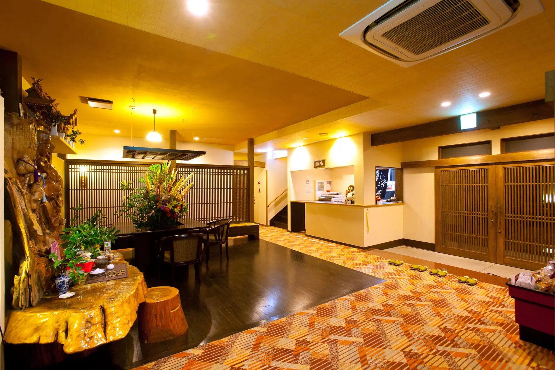 旅館山翠内観